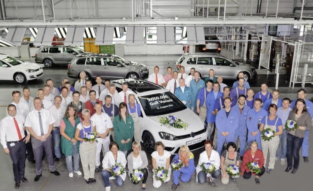 Produktionsjubilaeum Volkswagen baut zwei Millionen Golf Variant