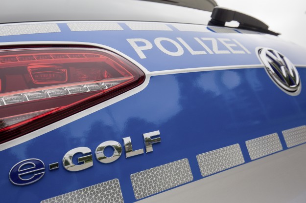 Weltpremiere Volkswagen e-Golf in Polizeiuniform