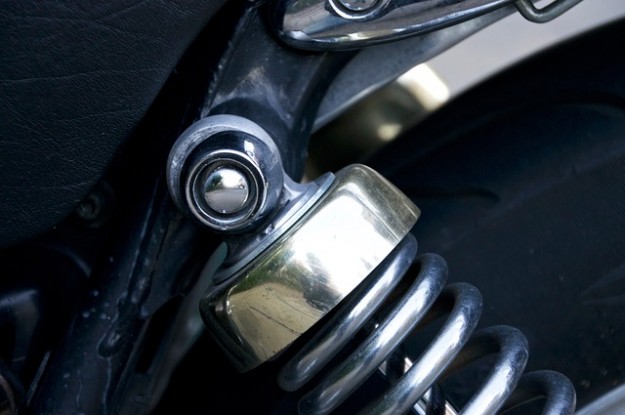 Jak samodzielnie sprawdzić, czy amortyzatory działają prawidłowo