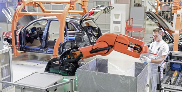 Neue Mensch-Roboter-Kollaboration in der Audi-Produktion