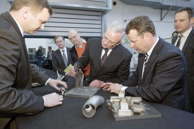 Volkswagen treibt digitalen 3-D-Druck im Autobau voran